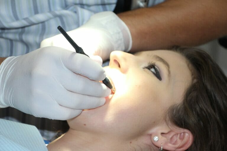Les différents types de traitement dentaire - 2023